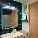 Albar Rooftop Eiffel Paris Porte De Versailles 3*