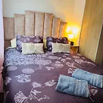 Albar Rooftop Eiffel Paris Porte De Versailles Bed & Breakfast