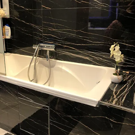 Albar Rooftop Eiffel Paris Porte De Versailles Nocleg ze śniadaniem Issy-les-Moulineaux