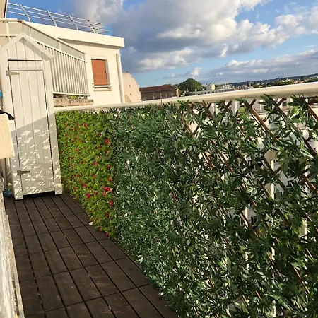 Bed and breakfast Albar Rooftop Eiffel Paris Porte De Versailles 3*