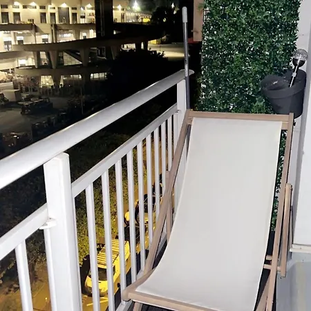Albar Rooftop Eiffel Paris Porte De Versailles 3*