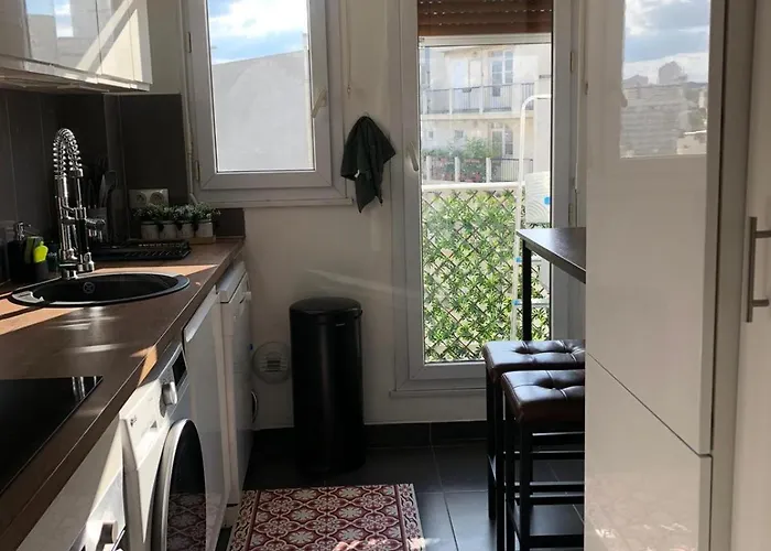 Albar Rooftop Eiffel Paris Porte De Versailles Bed and breakfast